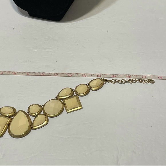 Cream & Antiqued Gold Tone Statement Necklace - Picture 4 of 8